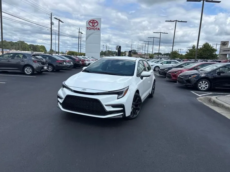 2025 Toyota Corolla SE photo 1