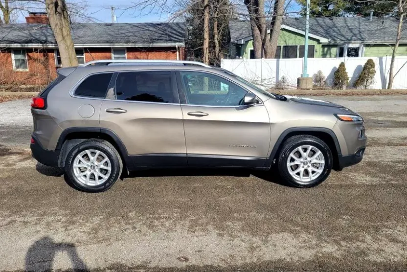 2018 Jeep Cherokee Latitude photo 1