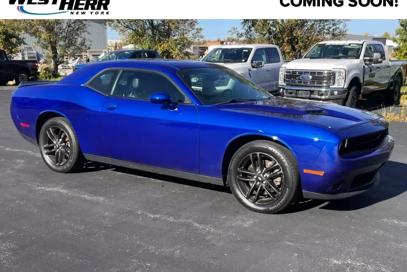 2019 Dodge Challenger SXT photo 1
