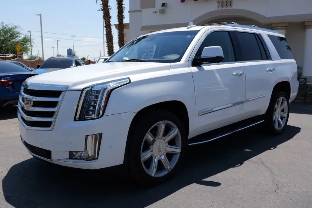 2018 Cadillac Escalade Luxury Sport photo 1