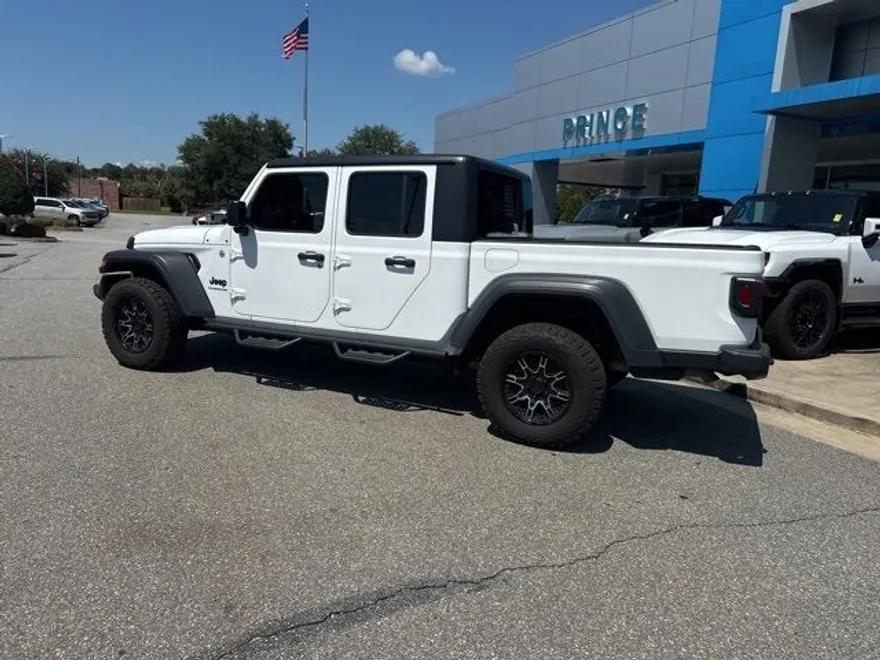 2020 Jeep Gladiator Sport S photo 1