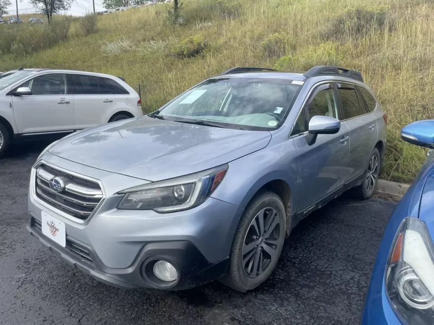 2019 Subaru Outback Limited photo 1