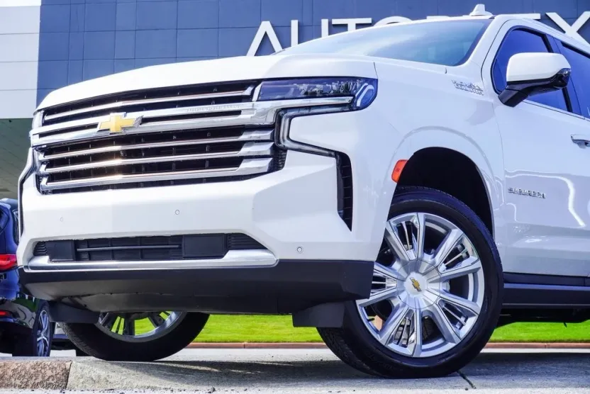 2024 Chevrolet Suburban High Country photo 1