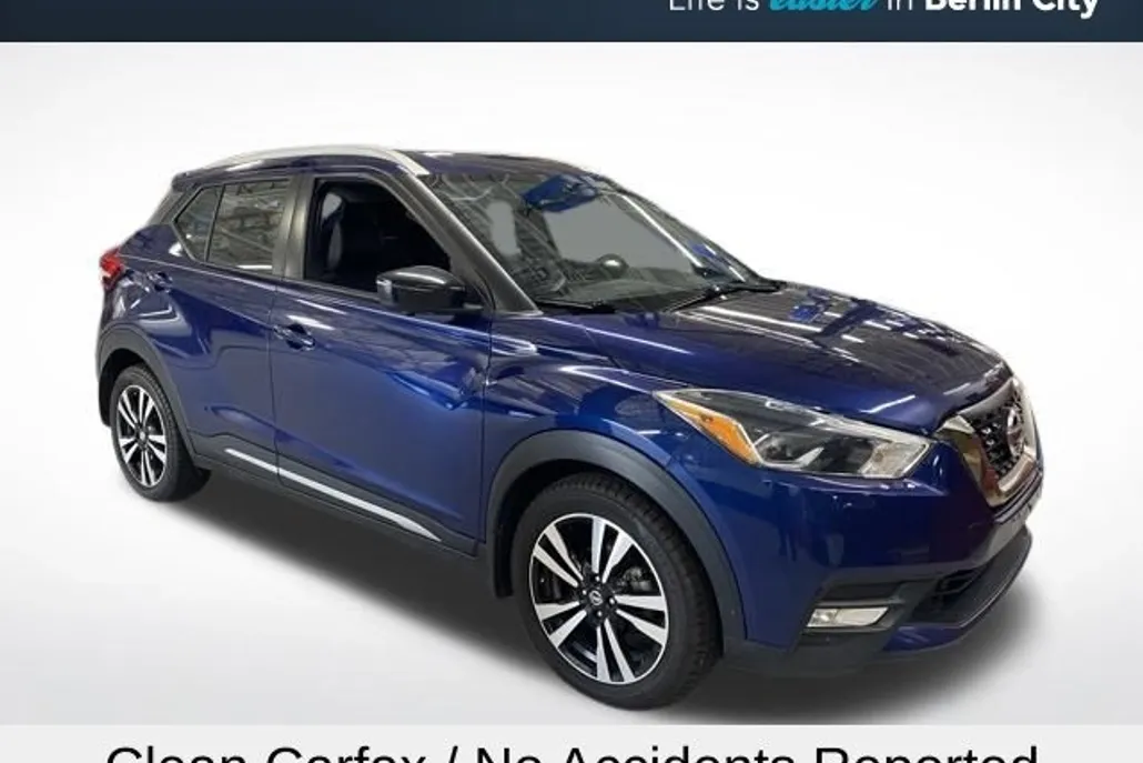 2019 Nissan Kicks SR photo 1