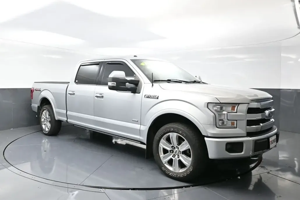 2016 Ford F-150 Platinum photo 1