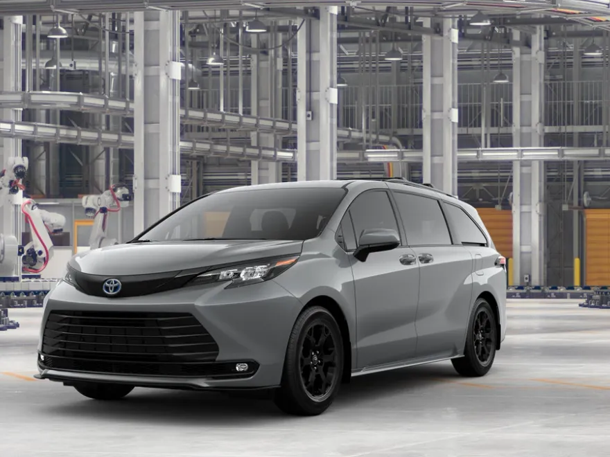 2025 Toyota Sienna Woodland Edition photo 1