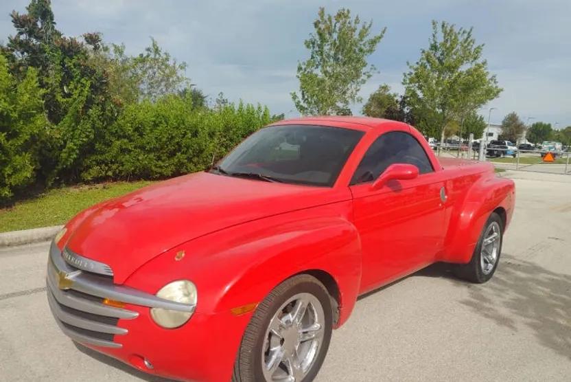 2004 Chevrolet SSR photo 1