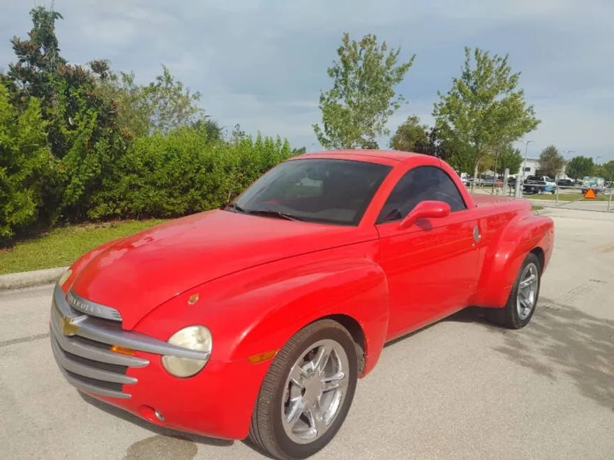 2004 Chevrolet SSR photo 1