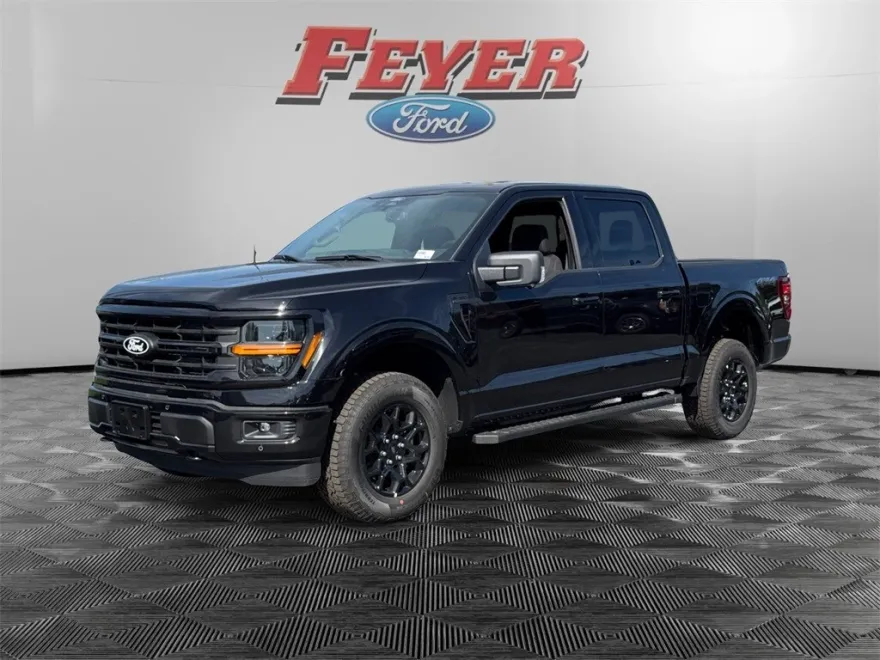2025 Ford F-150 XLT photo 1