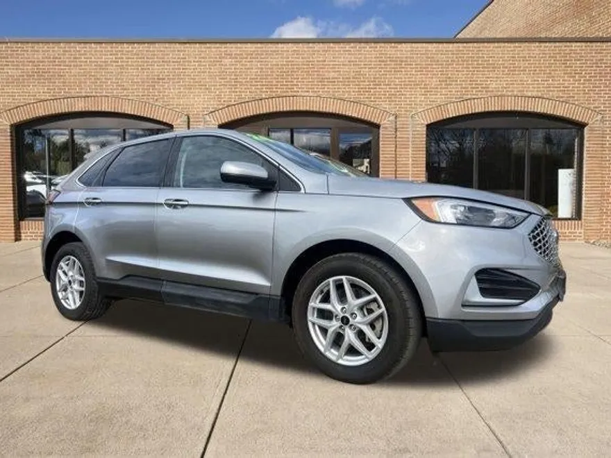 2024 Ford Edge SEL photo 1