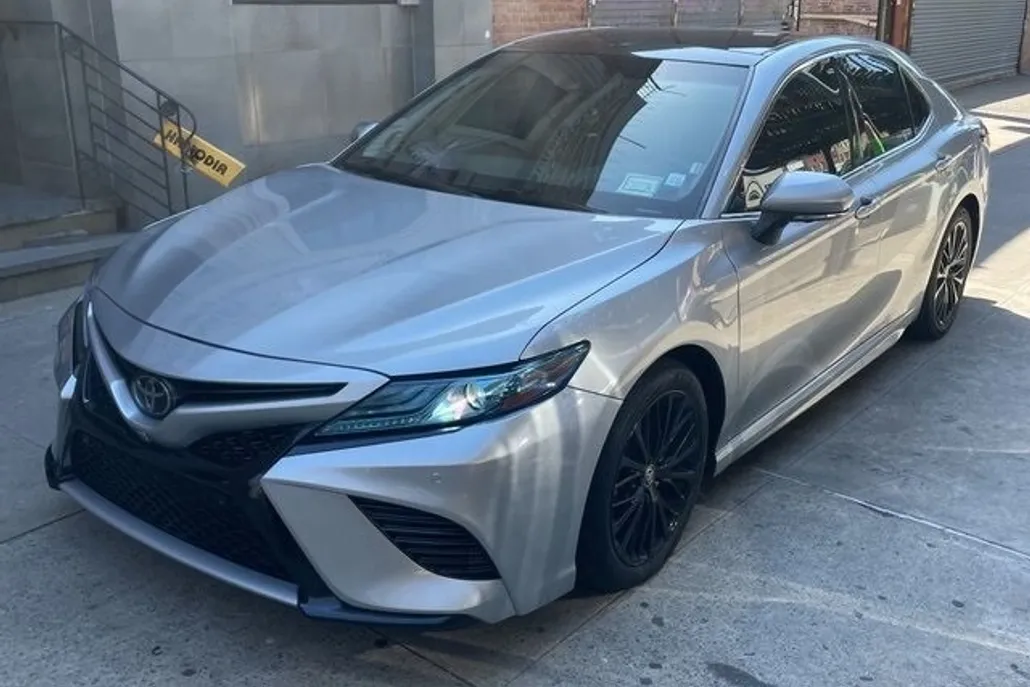 2018 Toyota Camry XSE V6 photo 1