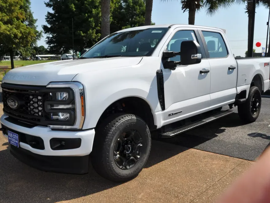 2025 Ford F-250 XL photo 1