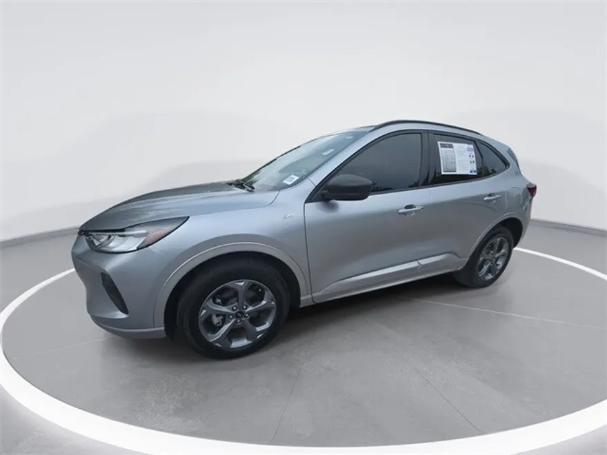 2024 Ford Escape ST-Line photo 1