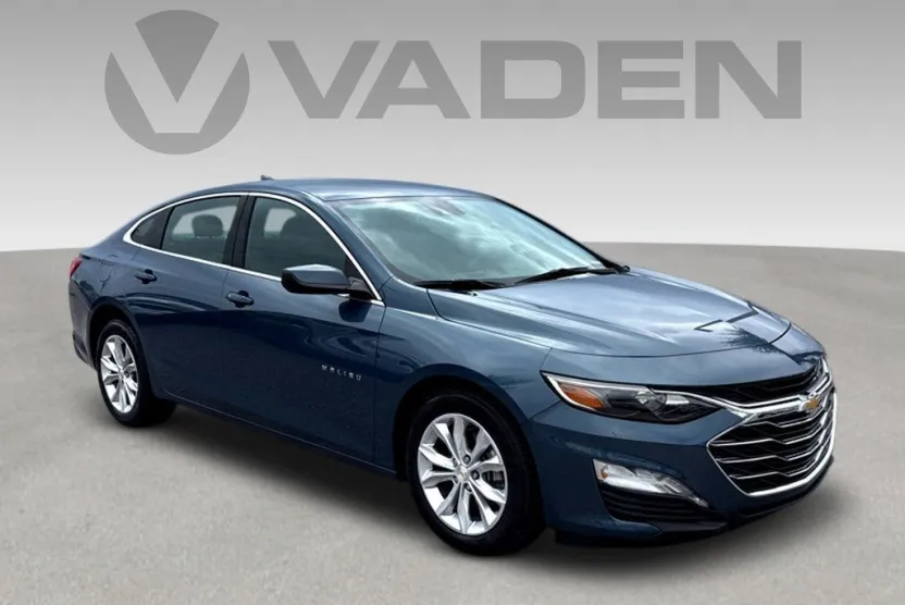 2025 Chevrolet Malibu 1LT photo 1