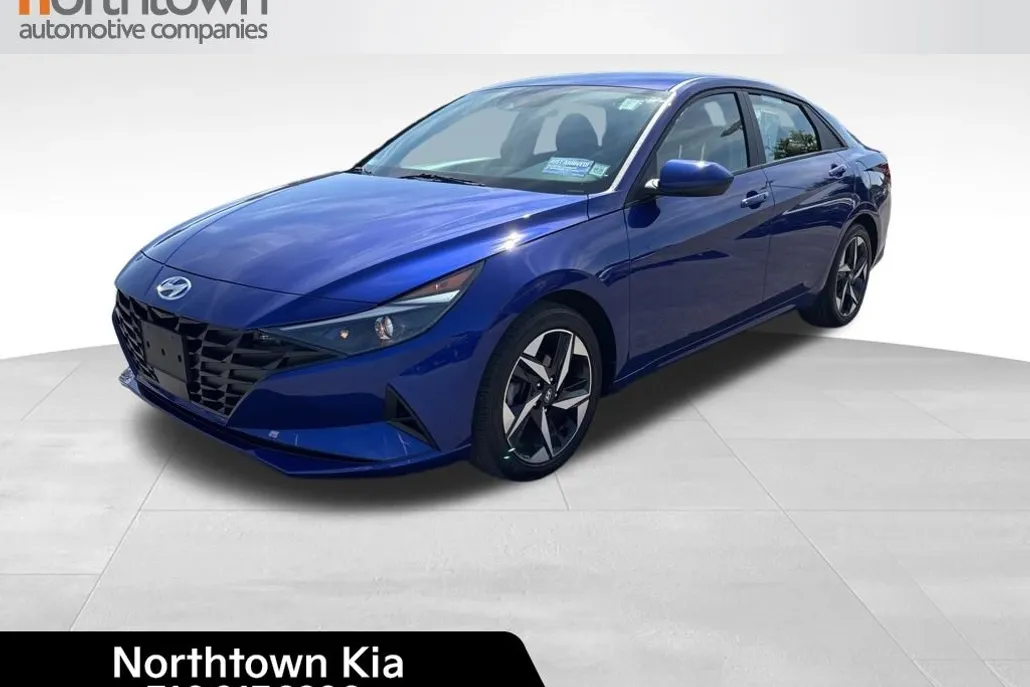 2023 Hyundai Elantra SEL photo 1