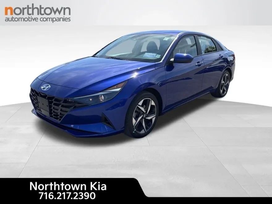 2023 Hyundai Elantra SEL photo 1