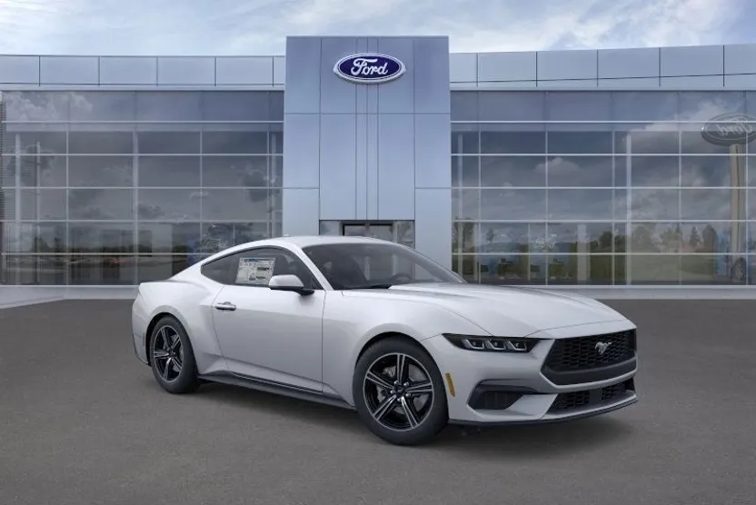 2025 Ford Mustang EcoBoost photo 1