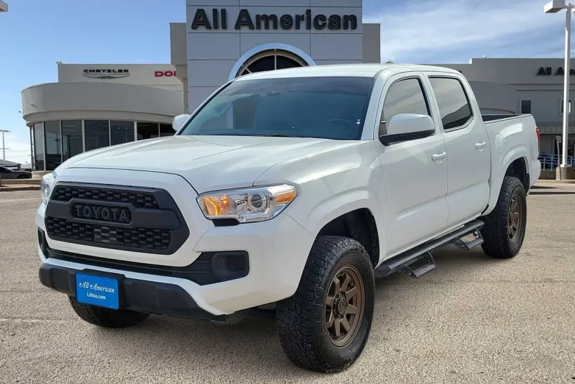 2023 Toyota Tacoma SR V6 photo 1