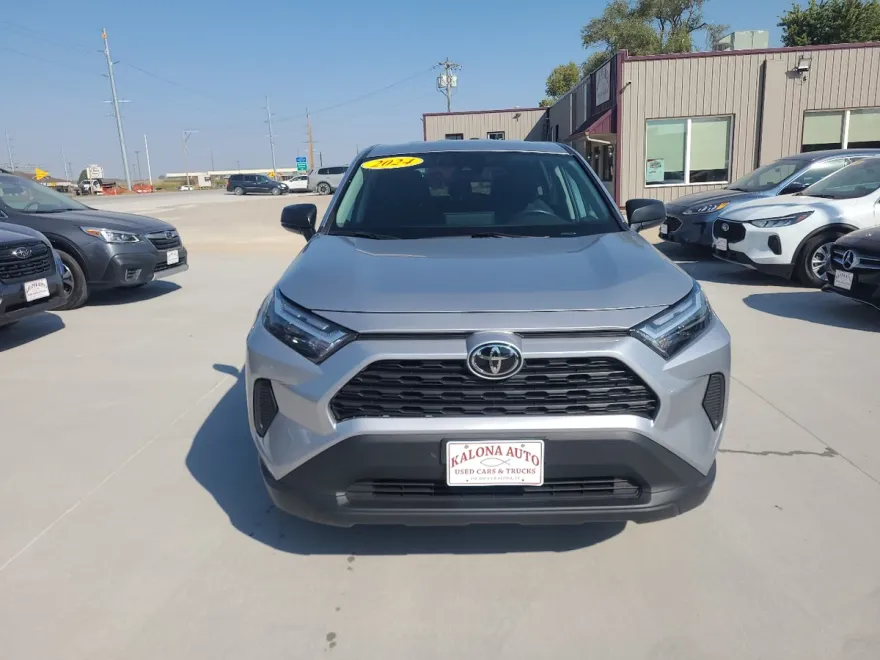2024 Toyota RAV4 LE photo 1