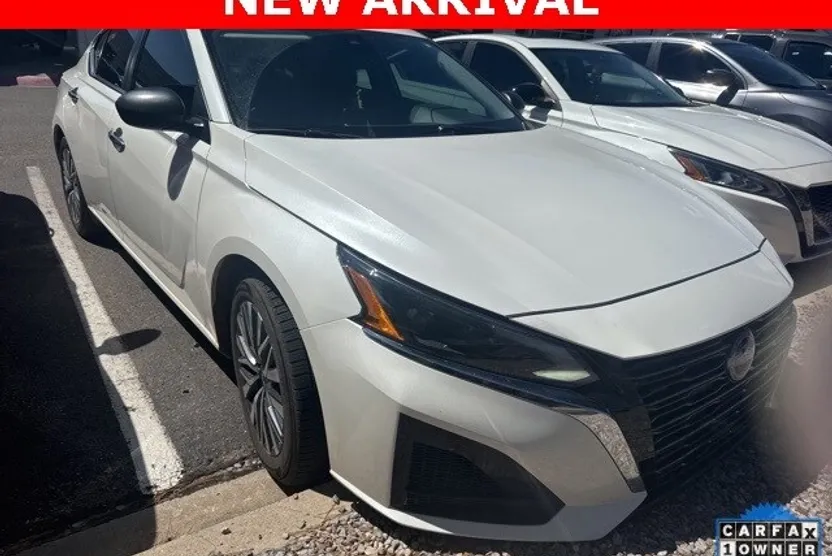 2024 Nissan Altima 2.5 SV photo 1