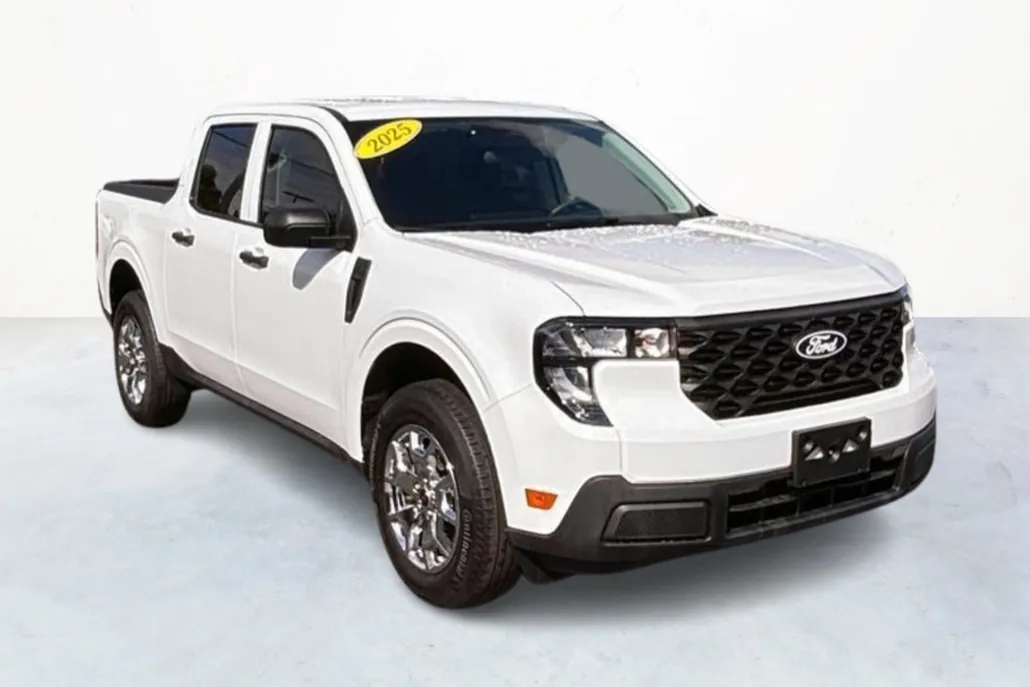 2025 Ford Maverick XL photo 1