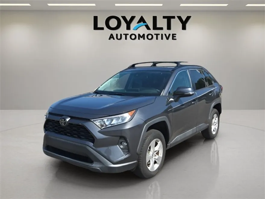 2019 Toyota RAV4 XLE photo 1