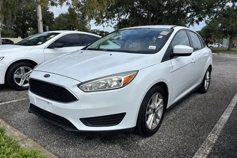 2018 Ford Focus SE photo 1