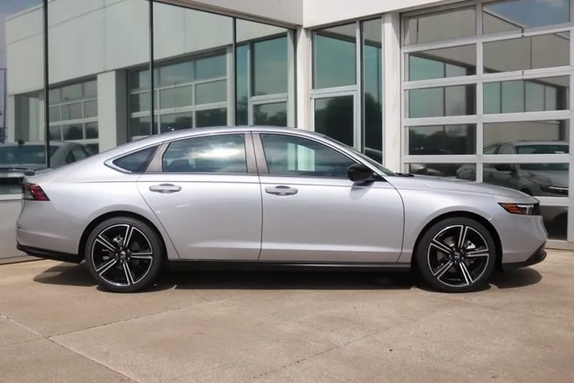 2025 Honda Accord Sport photo 1