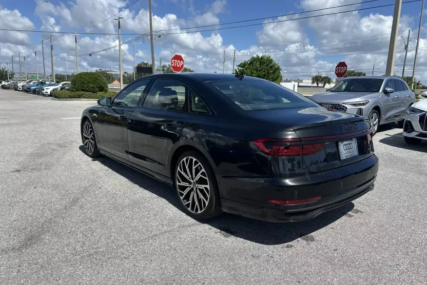 2022 Audi A8 L 55 photo 1