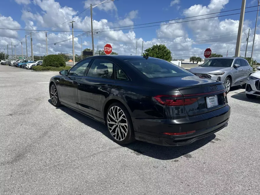 2022 Audi A8 L 55 photo 1