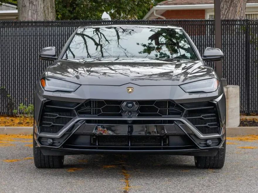 2021 Lamborghini Urus photo 1