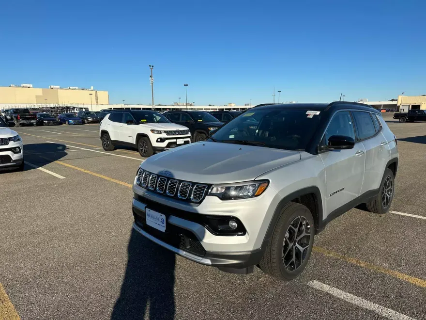 2025 Jeep Compass Limited photo 1