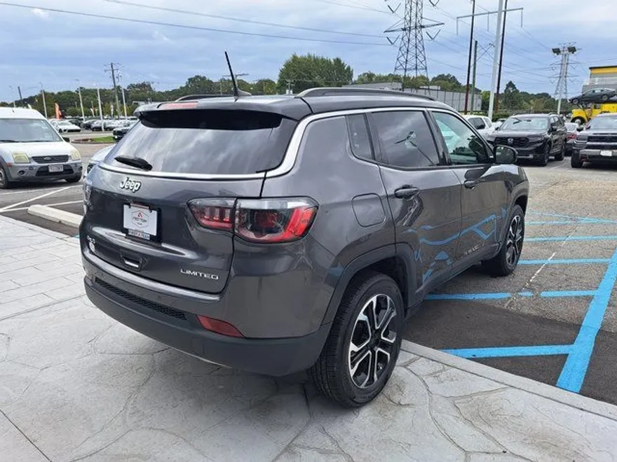 2023 Jeep Compass Limited photo 1