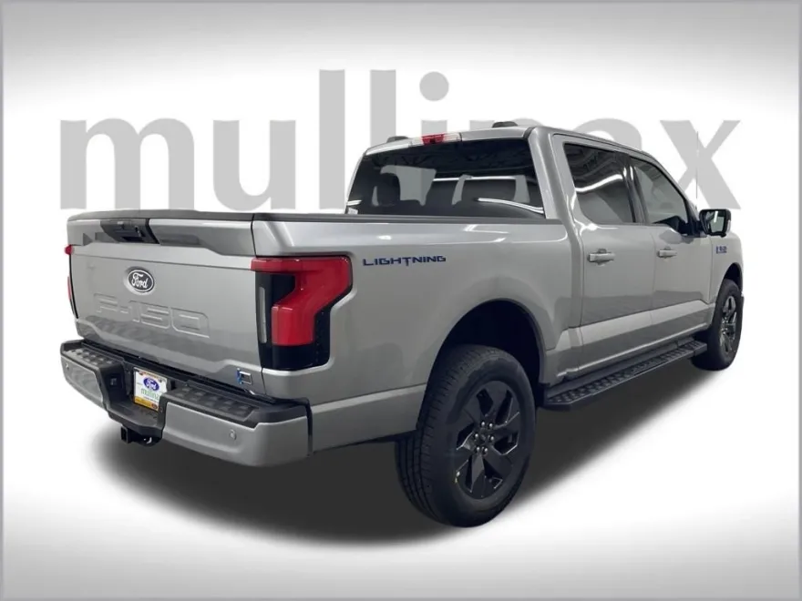 2025 Ford F-150 Lightning photo 1
