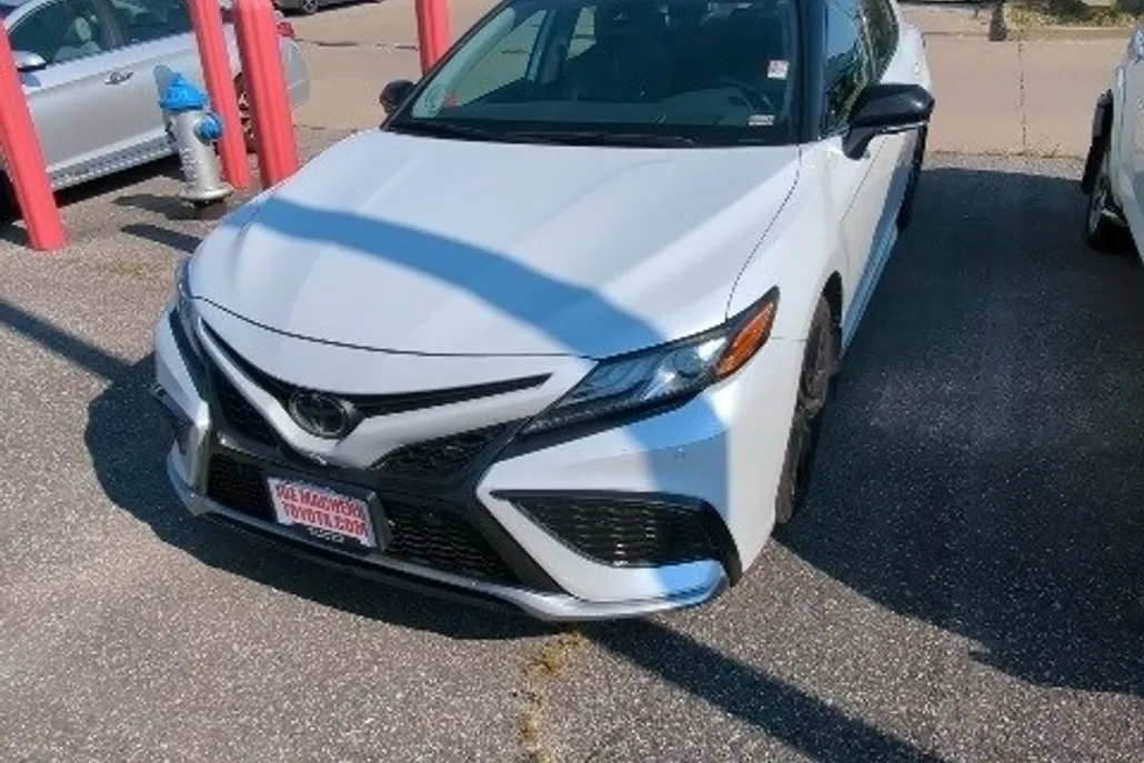2023 Toyota Camry XSE photo 1