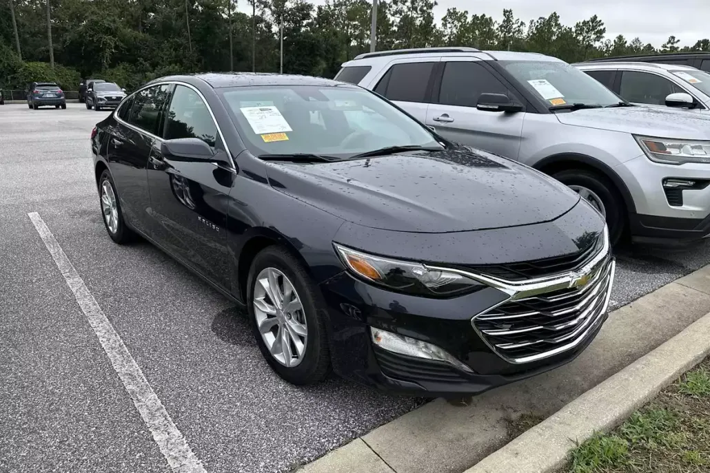 2023 Chevrolet Malibu 1LT photo 1