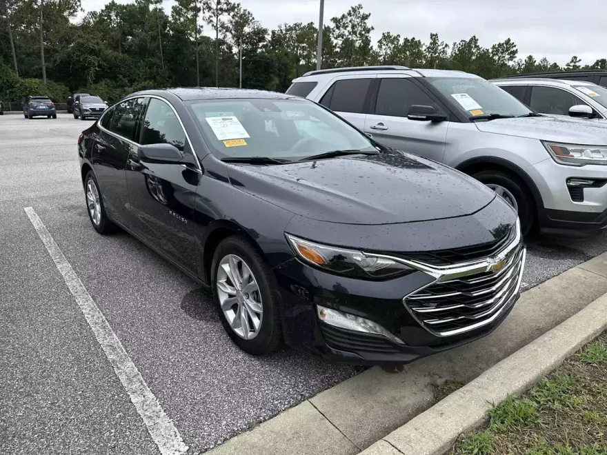 2023 Chevrolet Malibu 1LT photo 1
