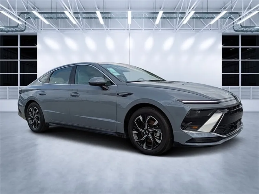 2024 Hyundai Sonata SEL photo 1