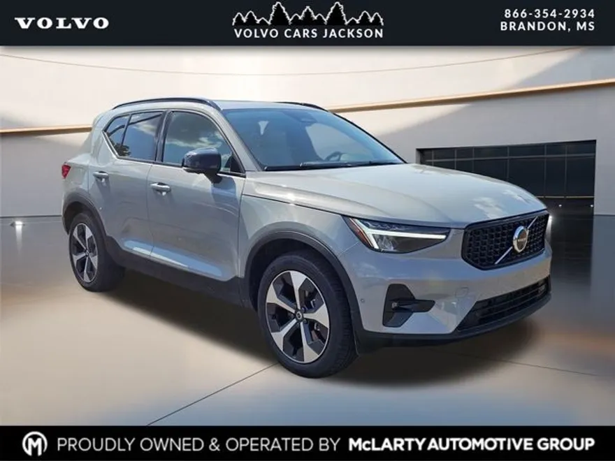 2026 Volvo XC40 Plus photo 1