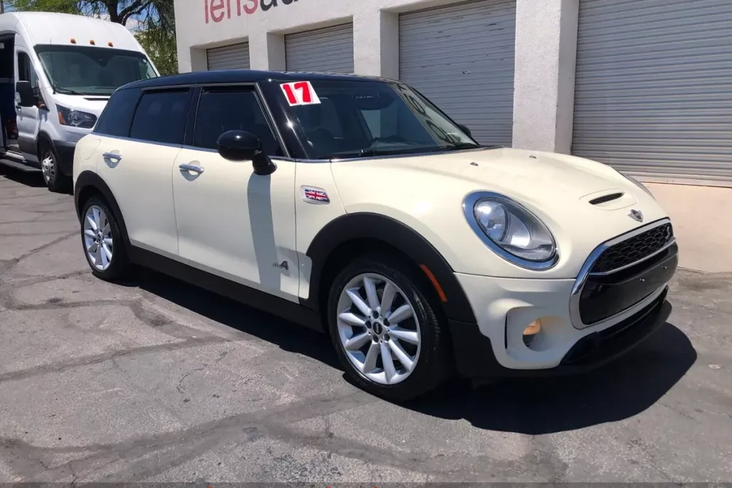 2017 Mini Clubman Base S ALL4 photo 1