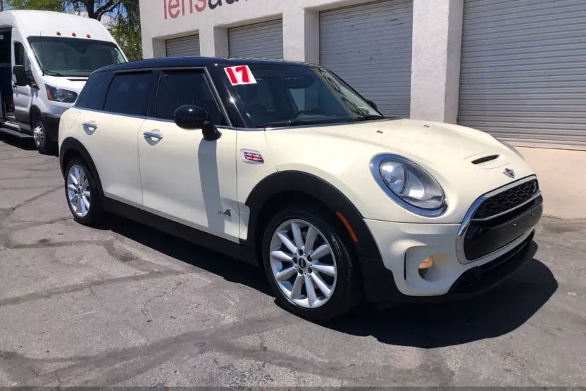 2017 Mini Clubman Base S ALL4 photo 1