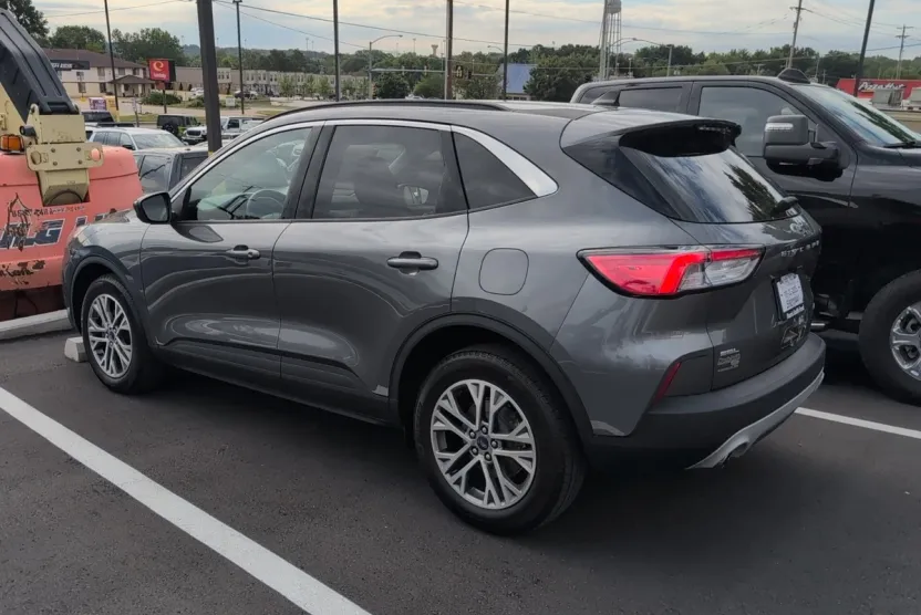 2022 Ford Escape SEL photo 1