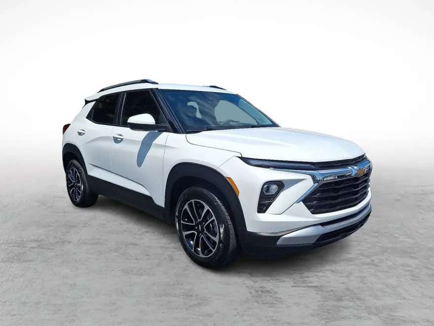 2024 Chevrolet Trailblazer LT photo 1
