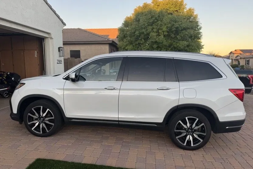 2020 Honda Pilot Elite photo 1