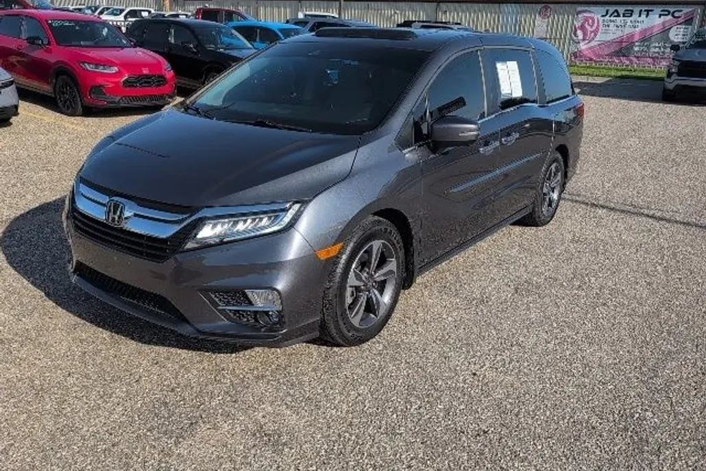 2019 Honda Odyssey Touring photo 1