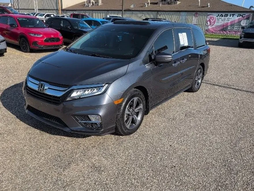 2019 Honda Odyssey Touring photo 1