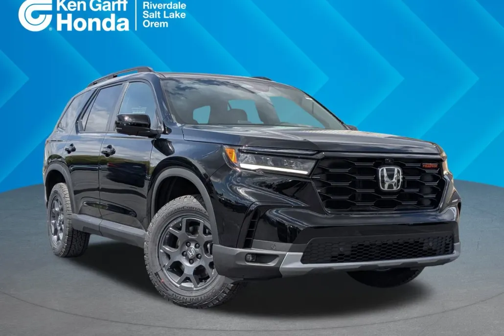2025 Honda Pilot TrailSport photo 1