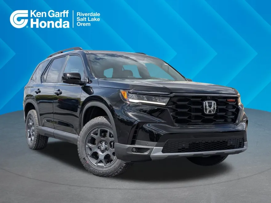 2025 Honda Pilot TrailSport photo 1