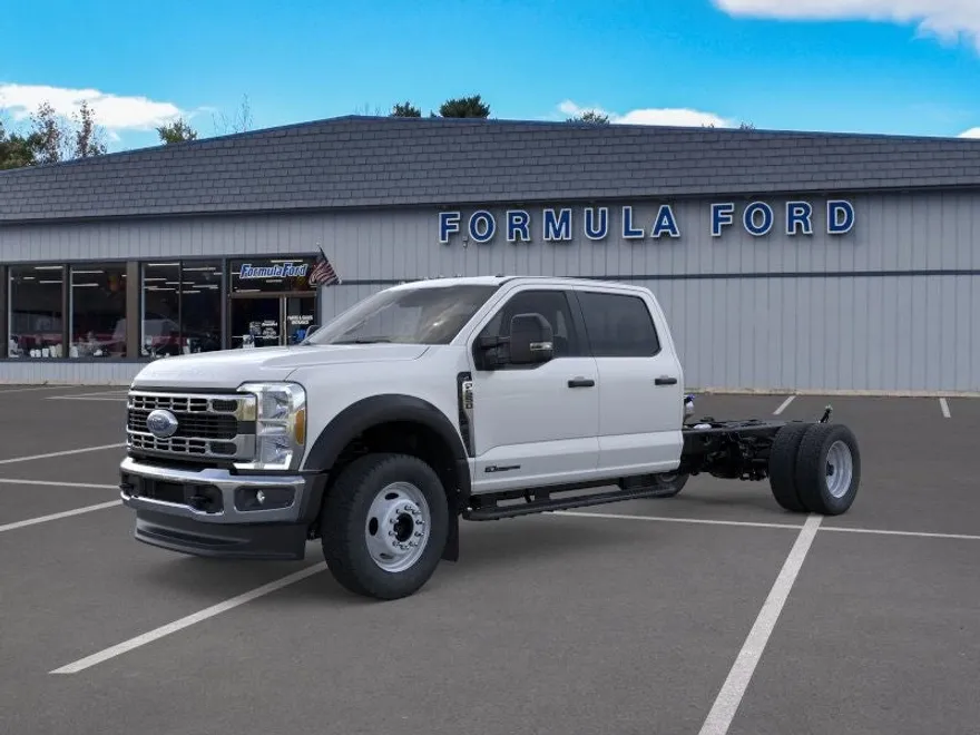 2025 Ford F-550 photo 1