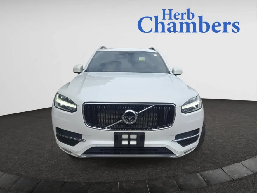 2018 Volvo XC90 T5 AWD Momentum photo 1